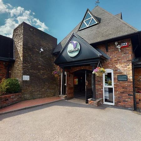 Village Hotel Manchester Hyde Exterior foto